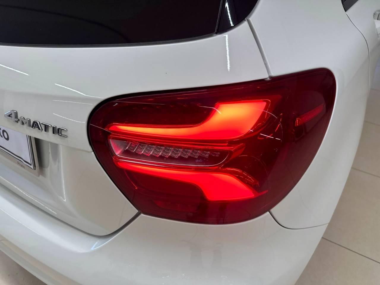 Mercedes-Benz Classe A (W176) - A 200 d Automatic 4Matic Premium