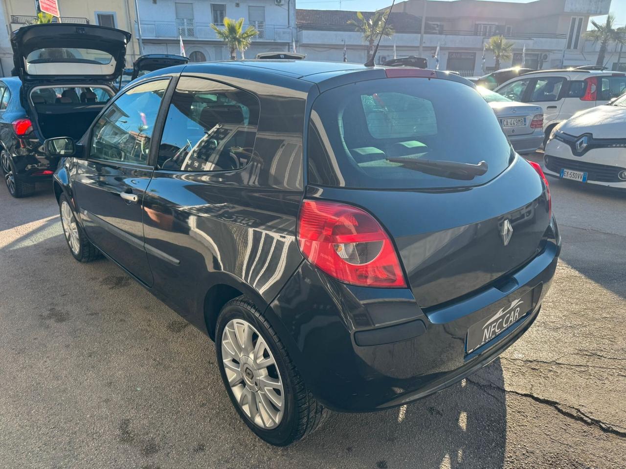 Renault Clio 1.2 16V 3 porte Le Iene