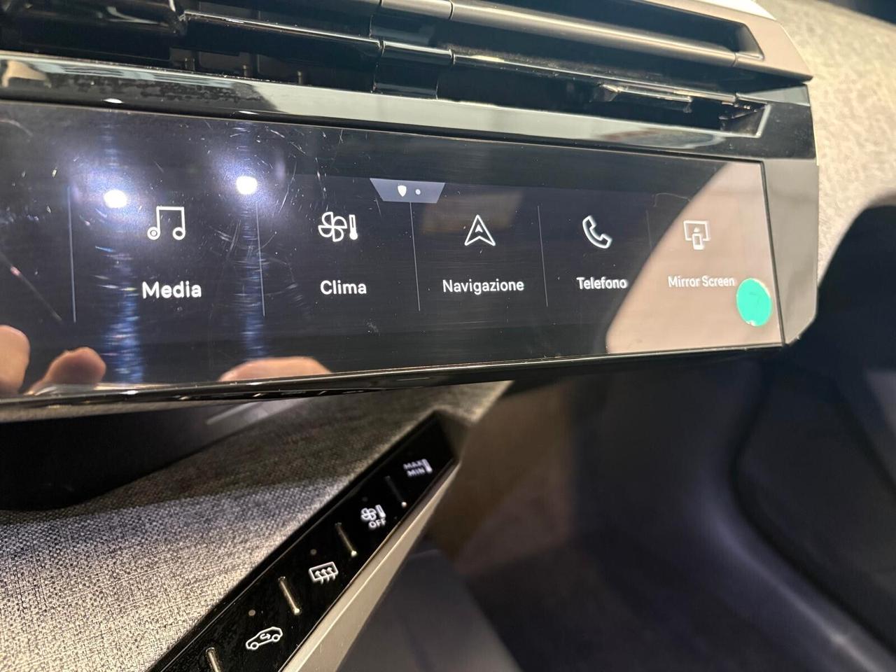 Peugeot 3008 ALLURE motore elettrico (73kWh) 210 CV SPOTICAR