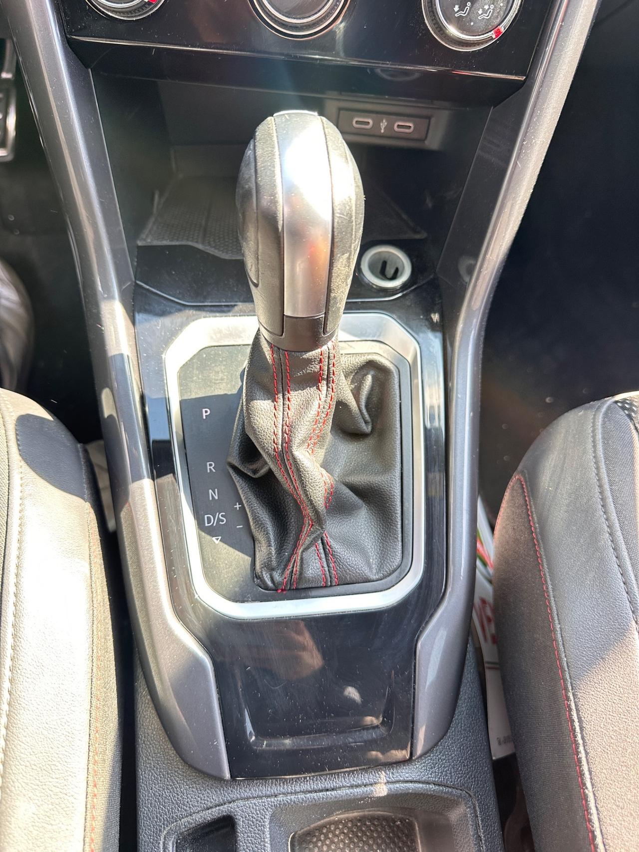 Volkswagen T-Roc 2.0 TDI SCR 150 CV DSG-2021-18”/PARK