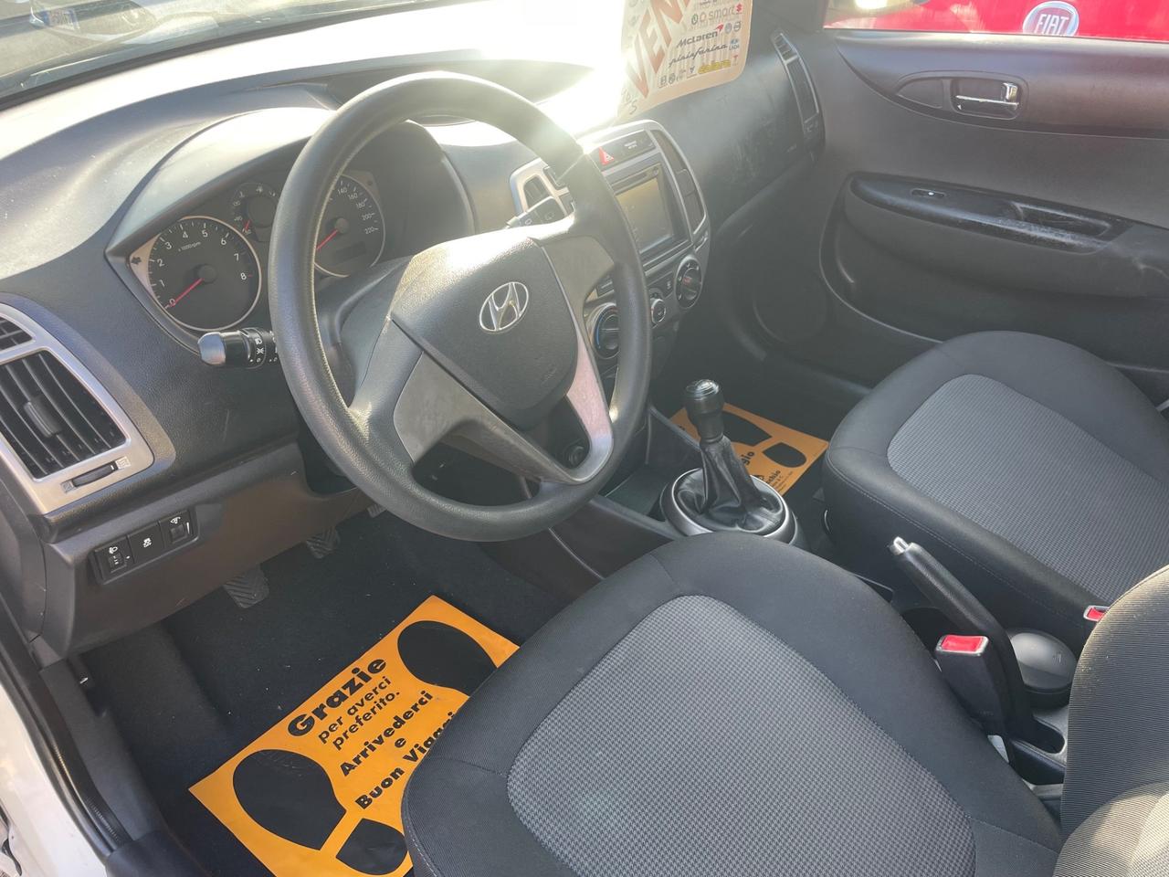 HYUNDAI i20 1.2 BENZINA 85 (CV) 2013