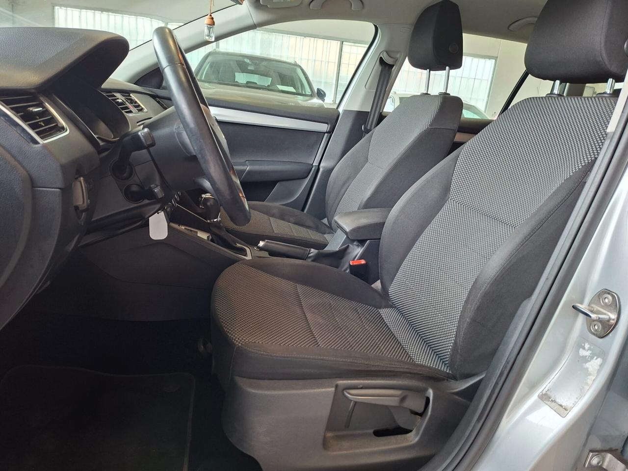 Skoda Octavia 1.6 TDI CR 105 CV DSG Wagon Ambition