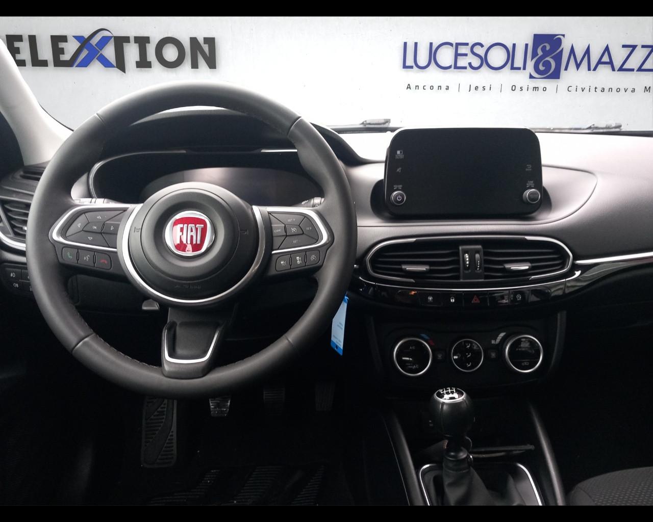 FIAT Tipo (2015-->) - Tipo 1.6 Mjt S&S SW Business