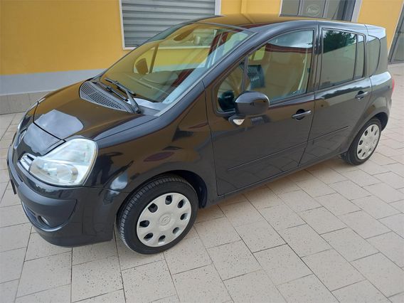 RENAULT Modus Grand Modus 1.2 Dynamique