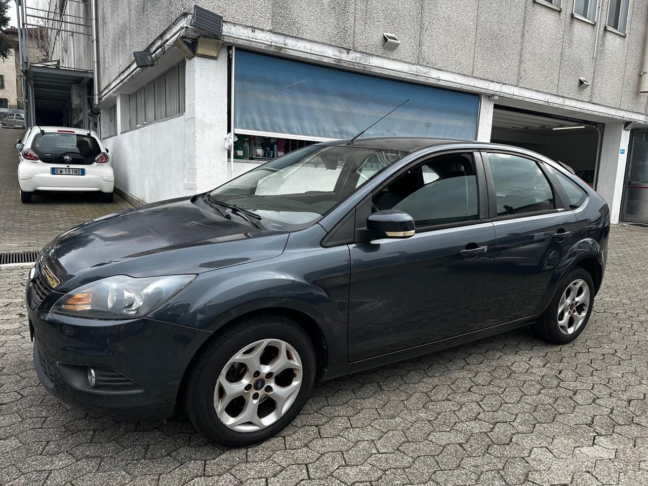 Ford Focus 1.6 (115CV) 5p. Bz.- GPL Ikon