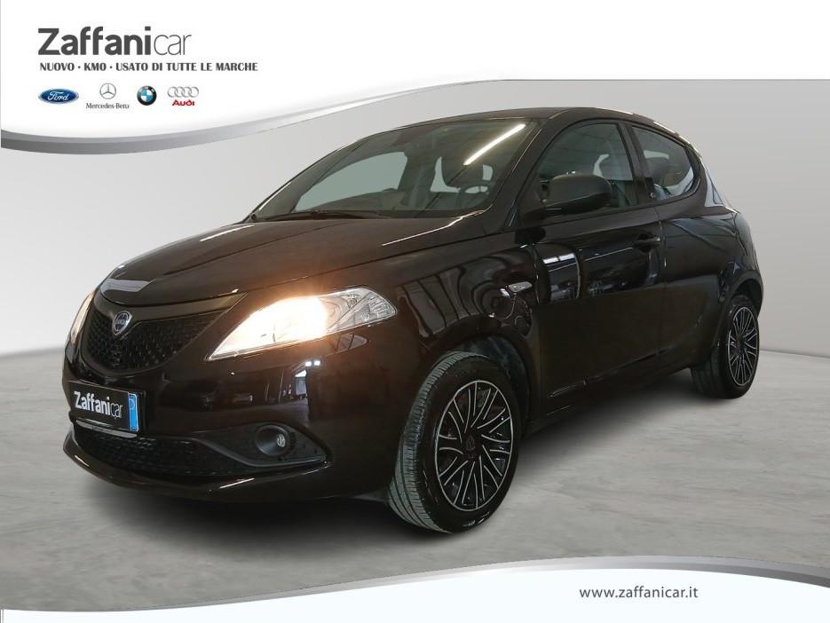 LANCIA Ypsilon 3ª serie - Ypsilon 1.2 69 CV 5 porte GPL Ecochic Black and Noir