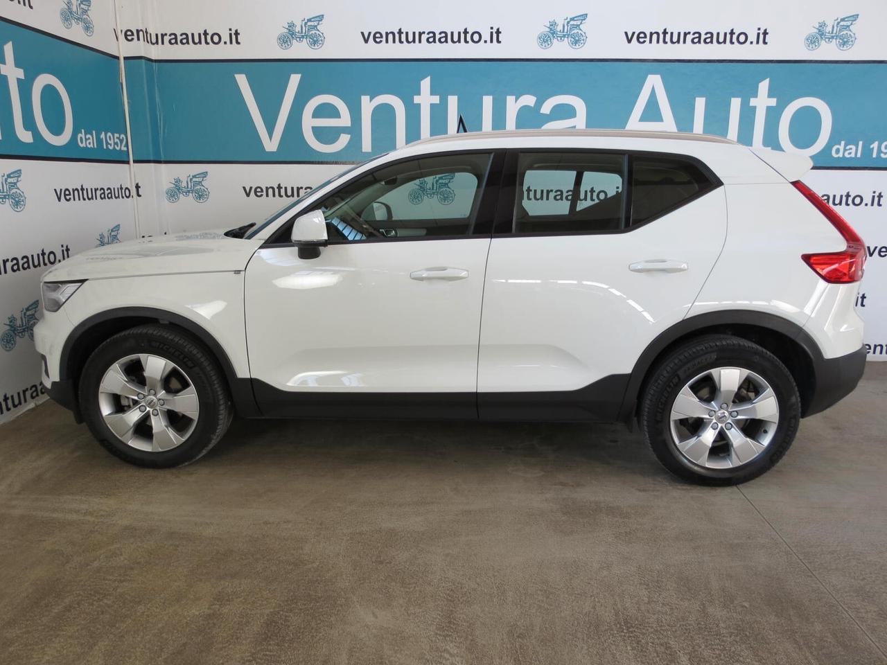 Volvo XC40 T3 163 cv Geartronic Momentum