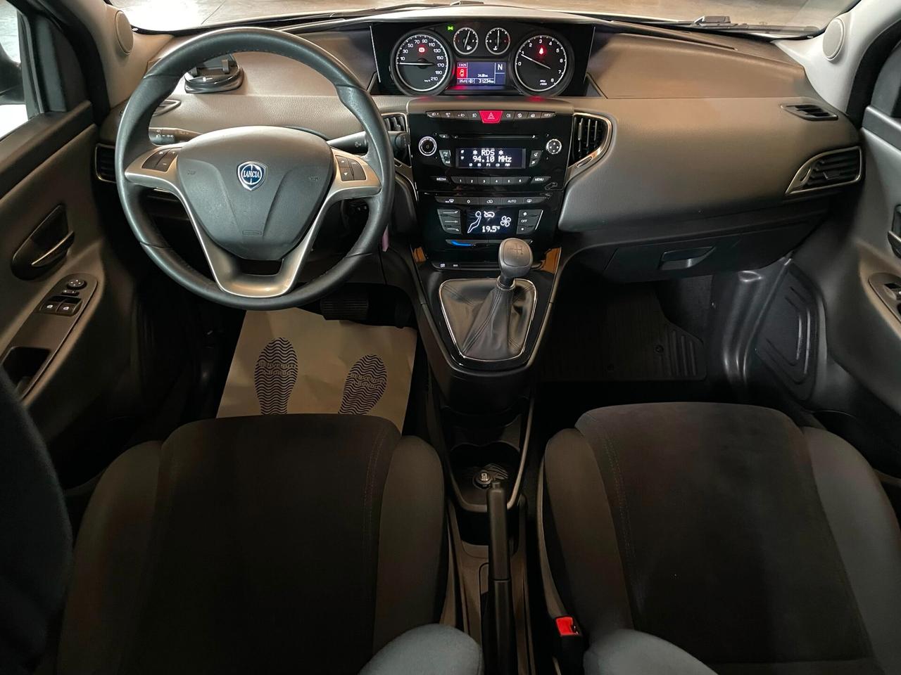 Lancia Ypsilon 0.9 TwinAir 85 CV 5 porte S&S Gold