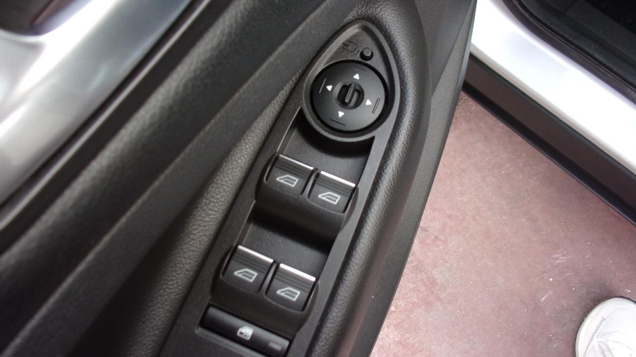 Ford Kuga 1.5 TDCI 120 CV S&S 2WD Titanium