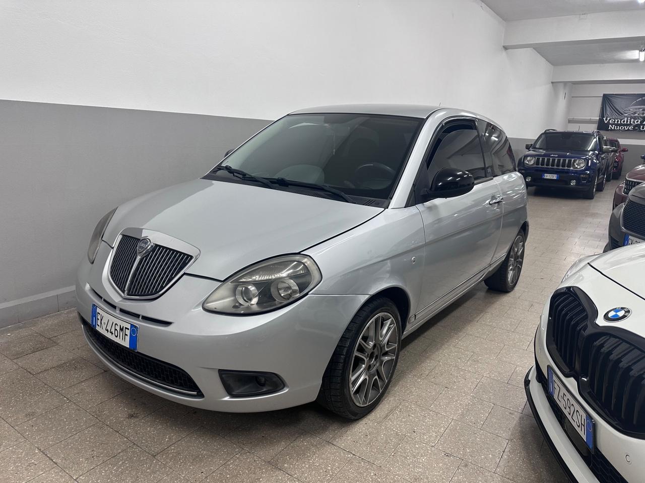 Lancia Ypsilon 1.3 MJT 75 CV Unyca 2012