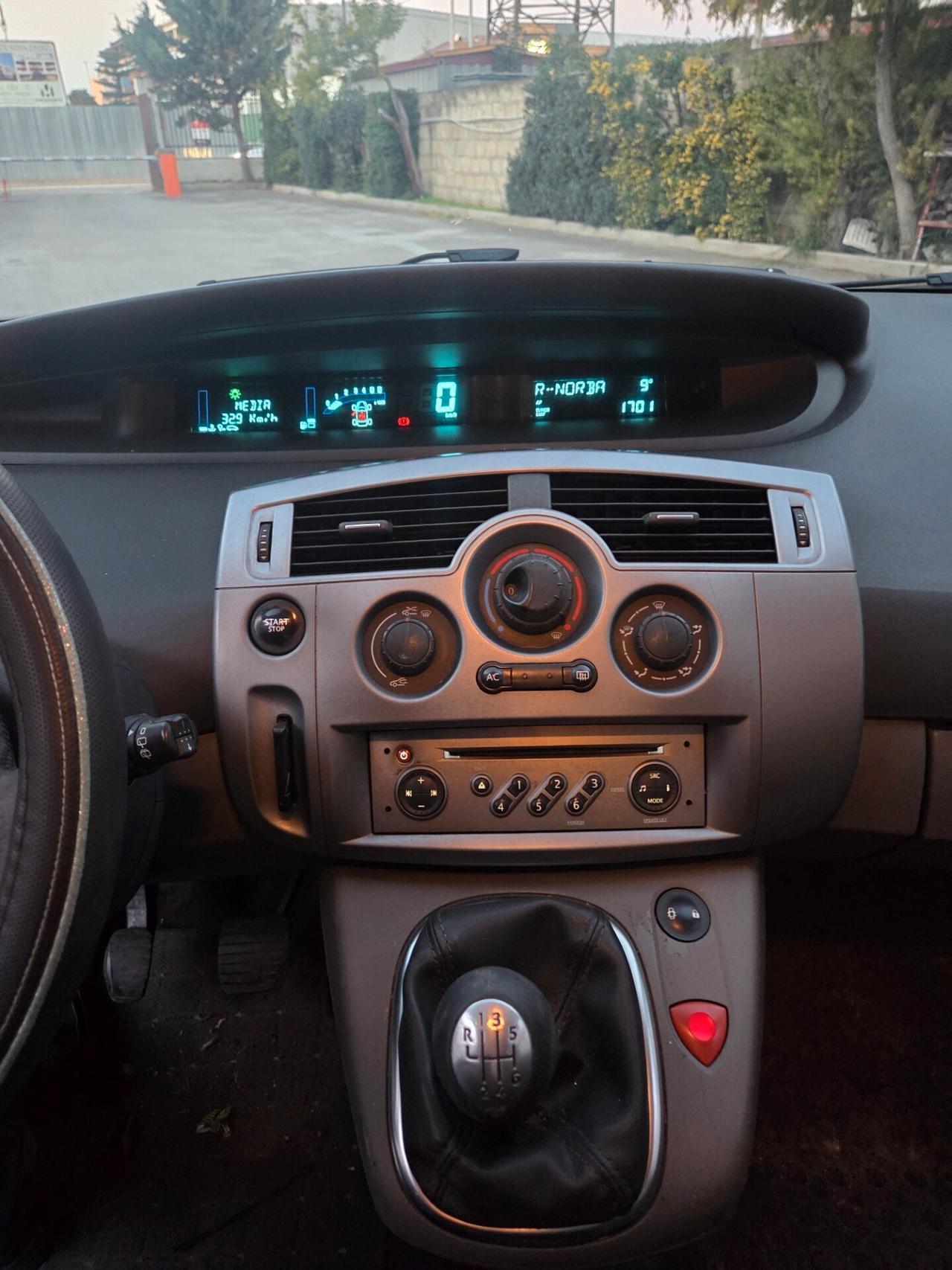 Renault Scenic Grand Scénic 1.5 dCi/105CV Dynamique