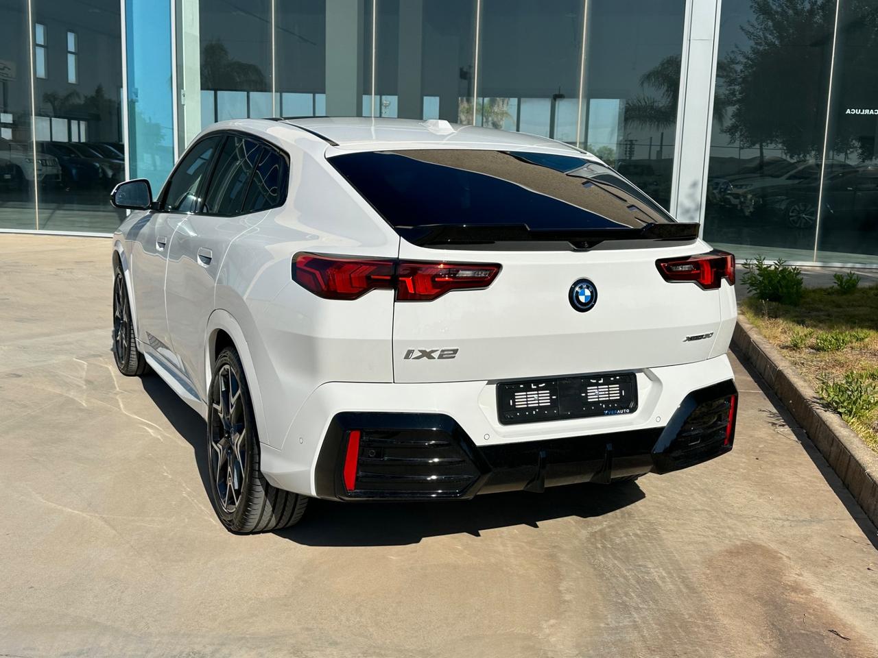 BMW iX2 xdrive MSport Pro possibilità noleggio no scoring