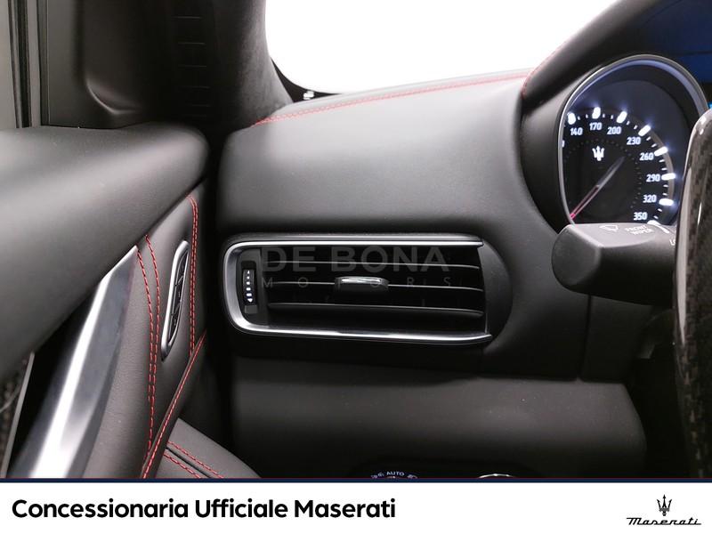 Maserati Levante 3.8 v8 trofeo 580cv auto Carbonio / Bowers&Wilkins