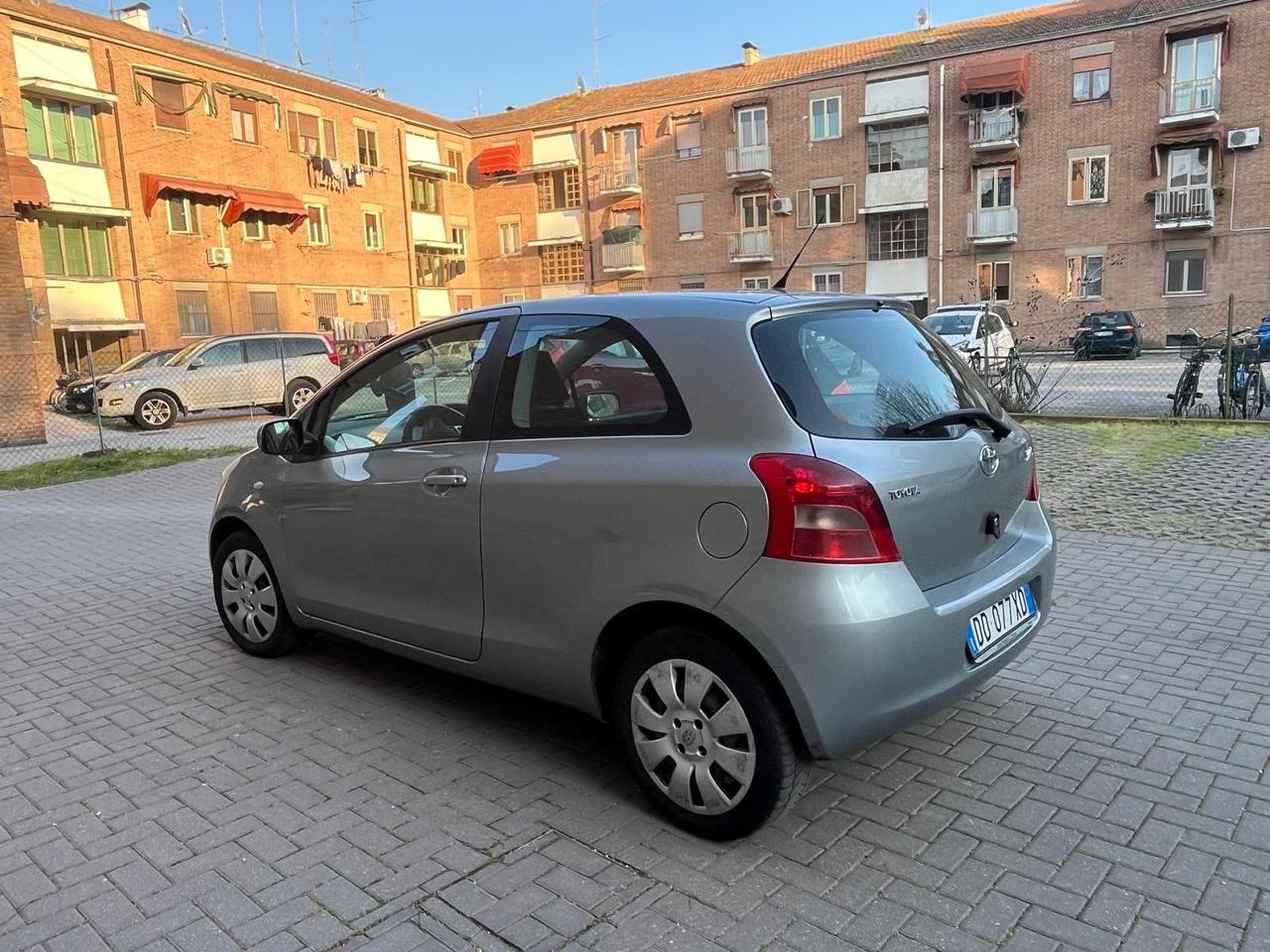 Toyota Yaris 1.0 3 porte