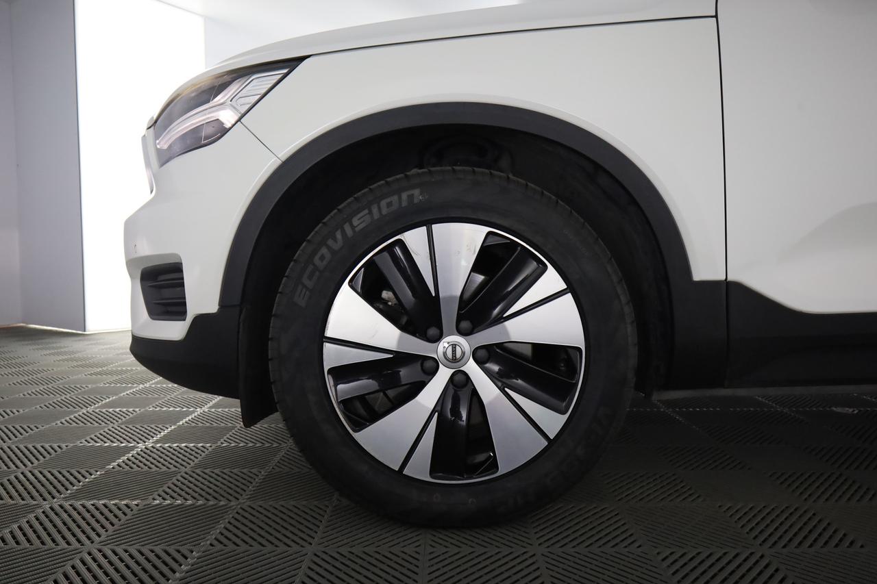 VOLVO XC40 (2017--->) XC40 D4 AWD Geartronic Business Plus/Momentum Pro