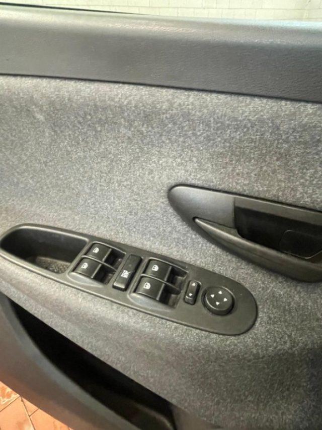 LANCIA Ypsilon 1.0 FireFly 5 porte S&S Hybrid Silver Plus