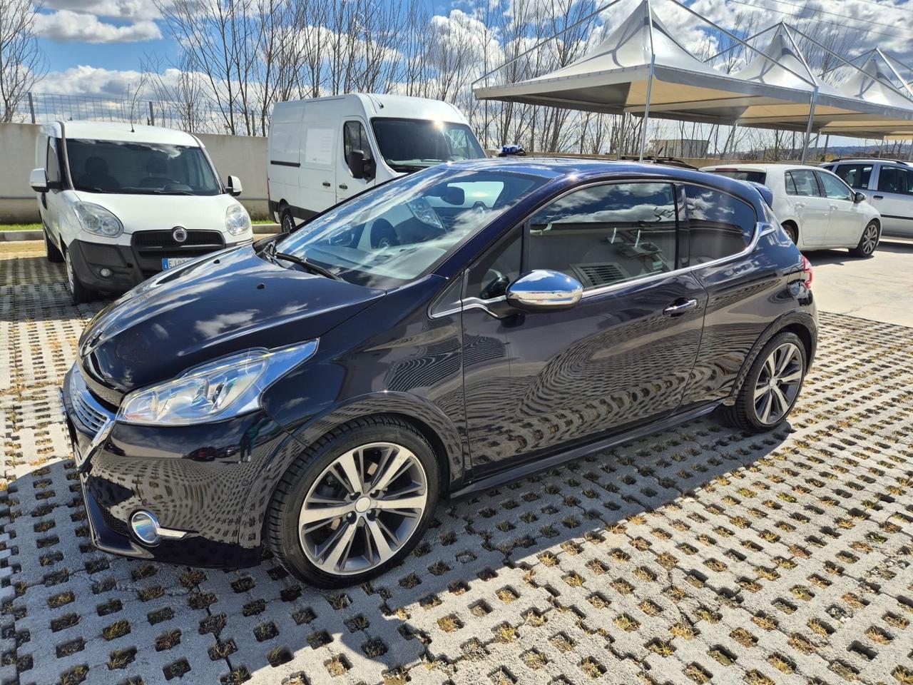 Peugeot 208 GT 1.6 e-HDi 115 CV TETTO PANORAMICO