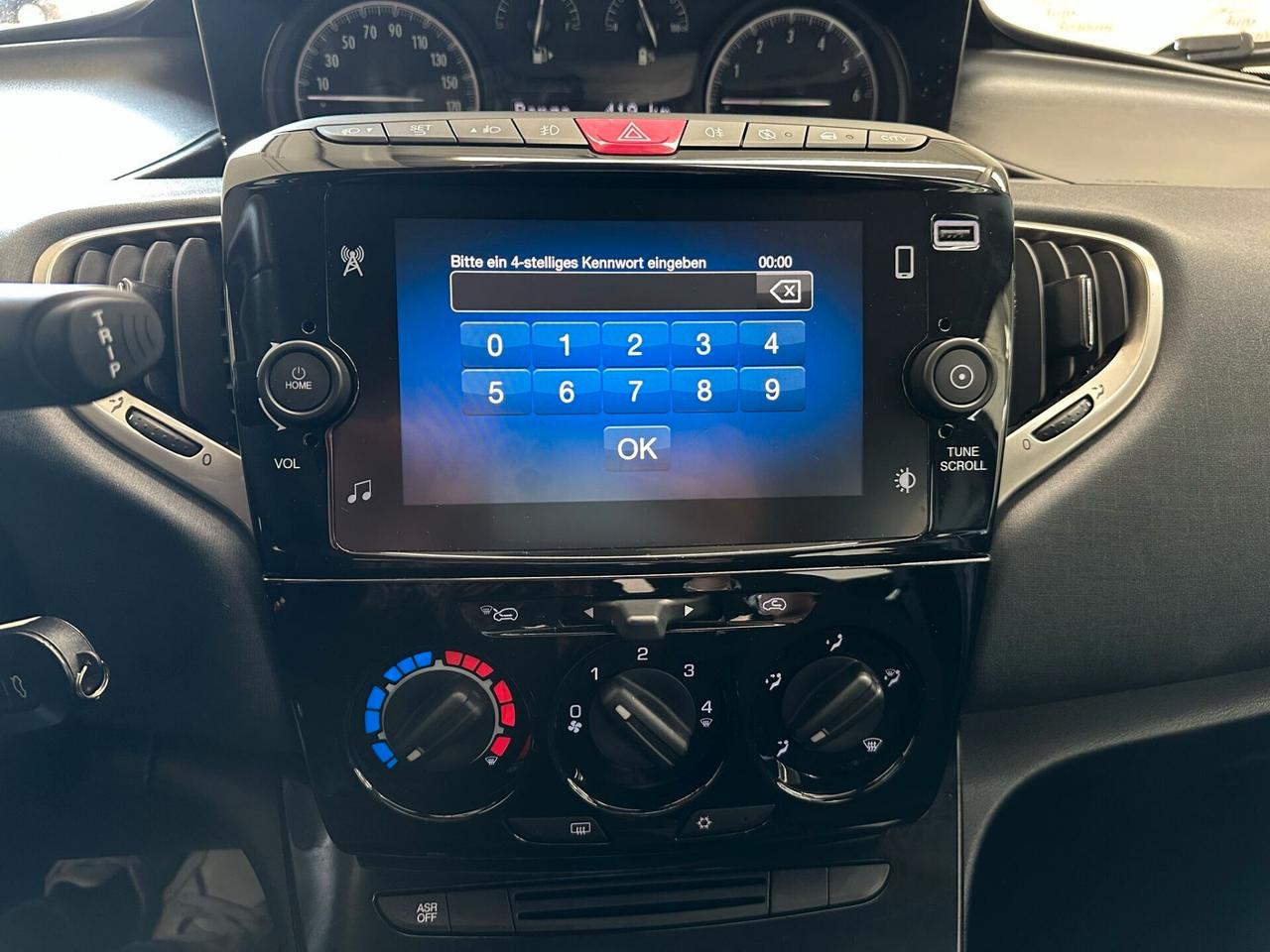 Lancia Ypsilon 1.0 FireFly 5 porte S&S Hybryd Gold