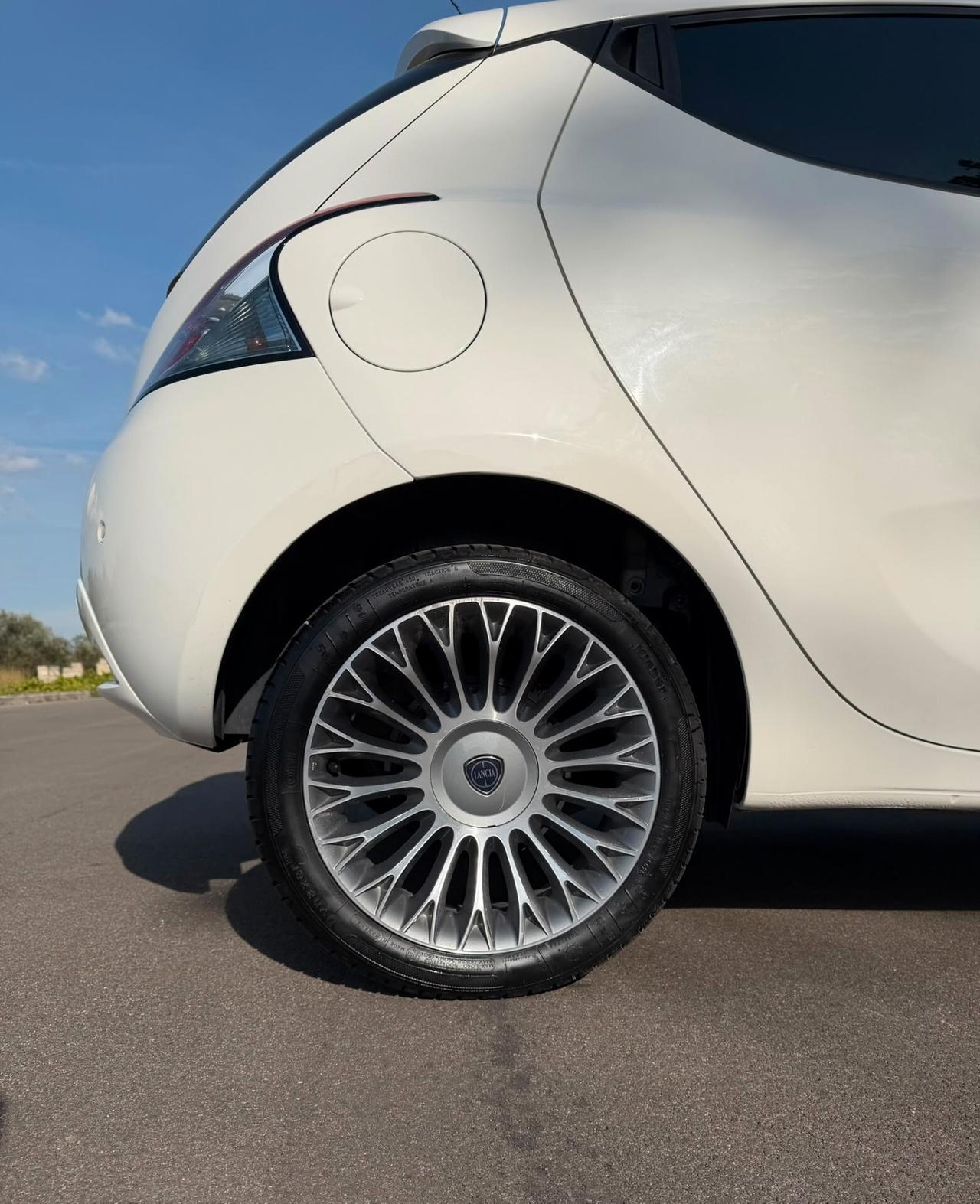 Lancia Ypsilon 1.3 MJT 16V 95 CV 5 porte S&S Gold