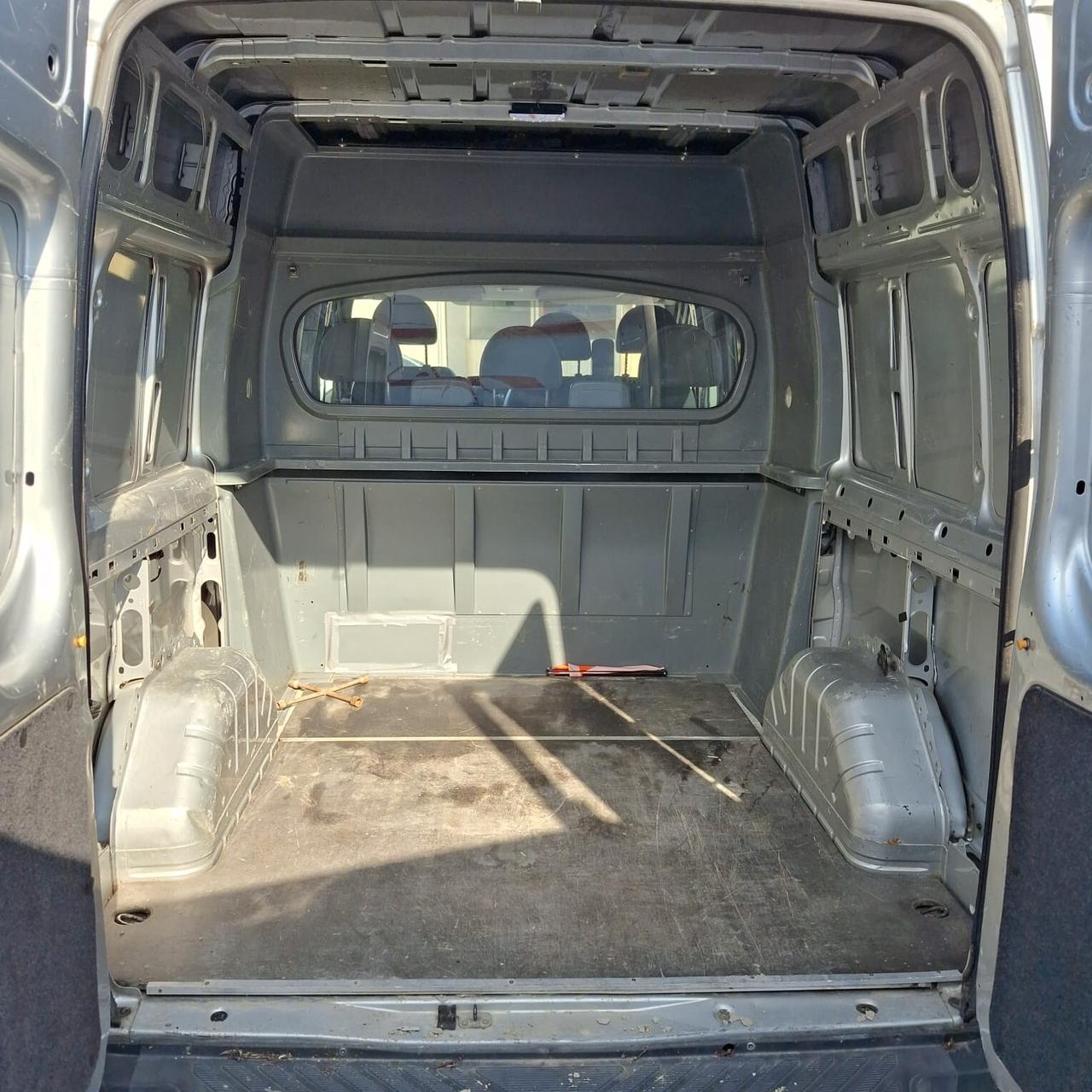 FORD TRANSIT CUSTOM 2.2 DIESEL 6 POSTI