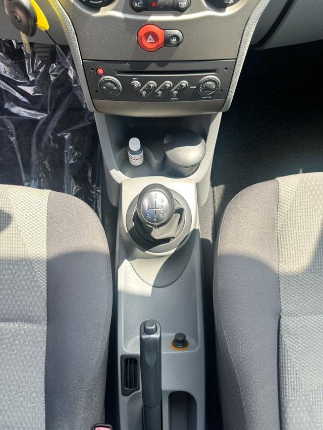 RENAULT Modus 1.2 16V