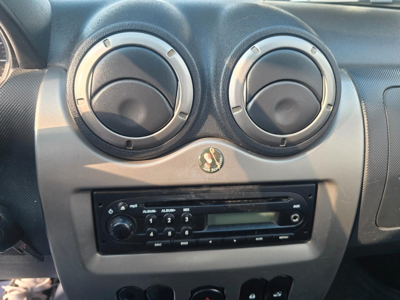 Dacia Sandero 1.5 dCi 75CV Embleme