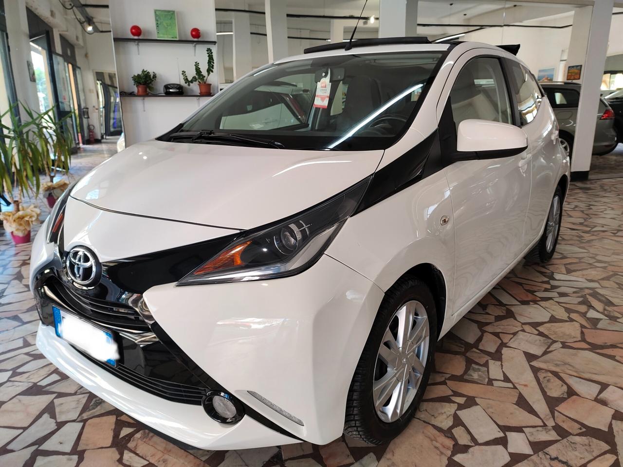 Toyota Aygo 1.0 VVT-i 69 CV 5 porte x-cite