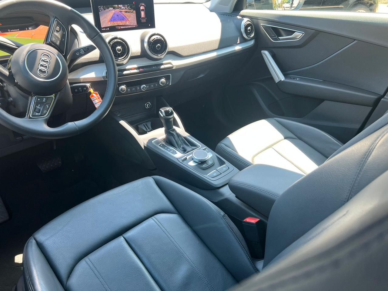 Audi Q2 30 TDI S tronic cockpit navigatore