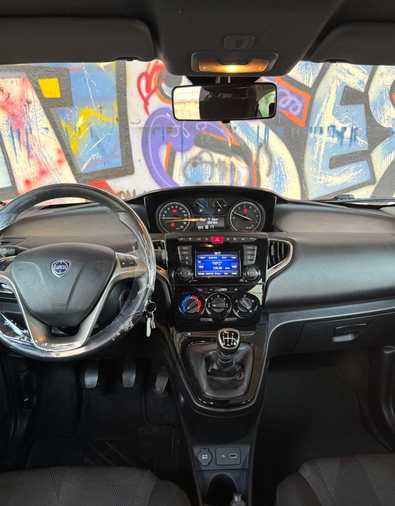 Lancia Ypsilon 1.0 FireFly 5 porte S&S Hybrid Ecochic Silver