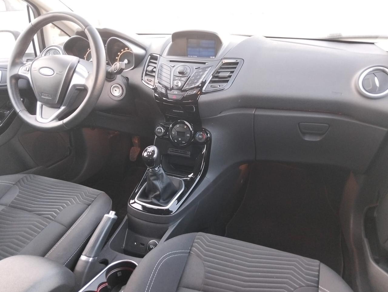 Ford Fiesta 1.5 TDCi 75CV 5P Titanium