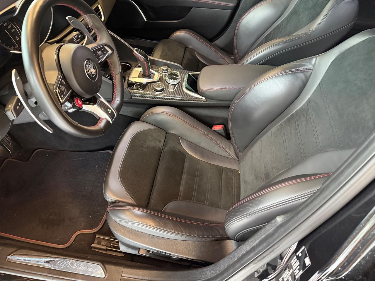 Alfa Romeo Giulia 2.9 V6 Bi-Turbo AT8 Quadrifoglio pack carbonio