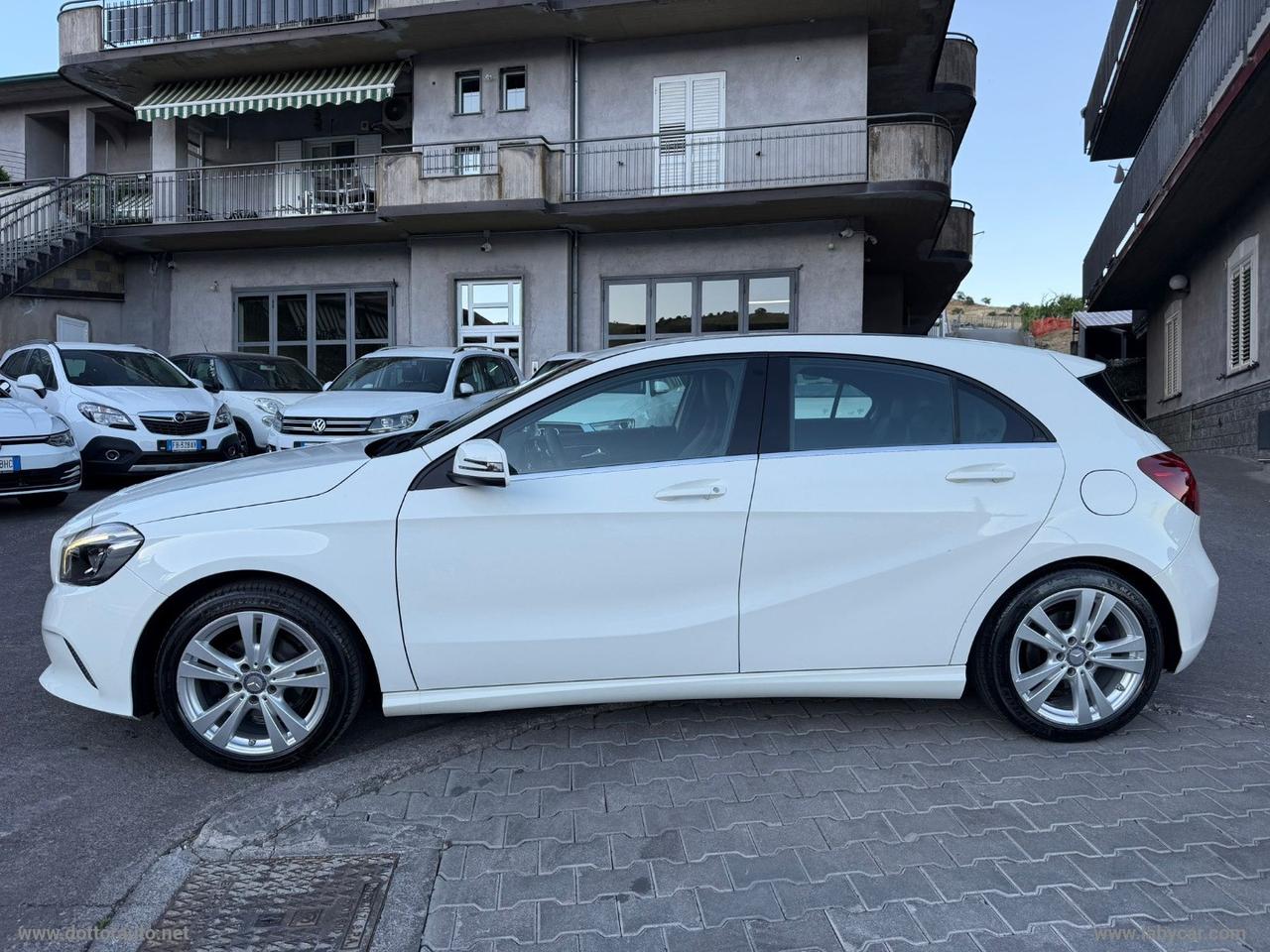 MERCEDES-BENZ A 180 d Premium