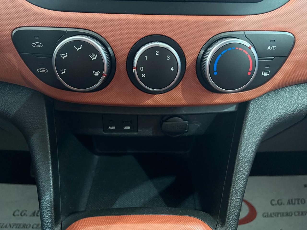 Hyundai i10 1.2 65 CV - STYLE - 2015