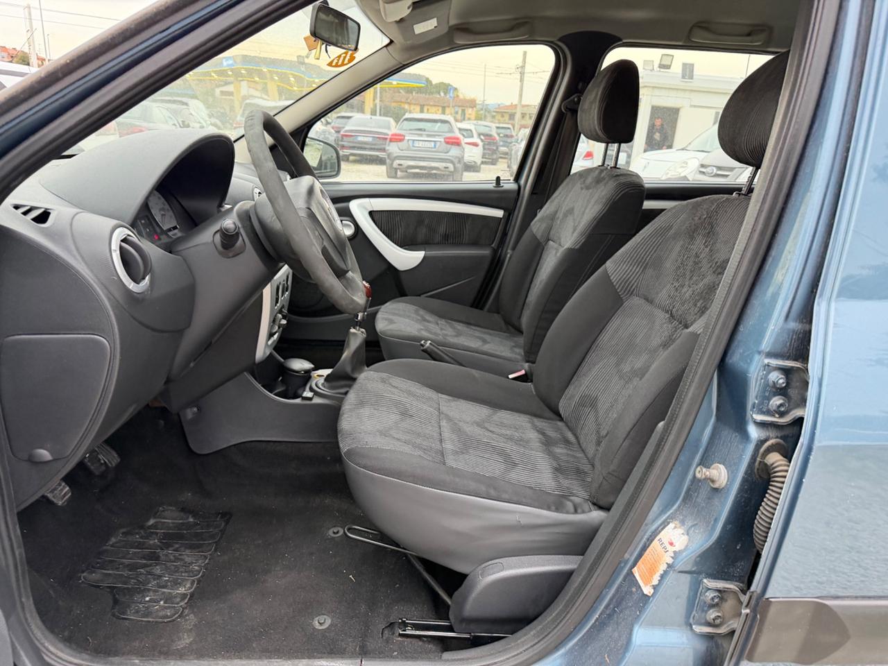 Logan MCV 1.6 GPL 7 posti Lauréate