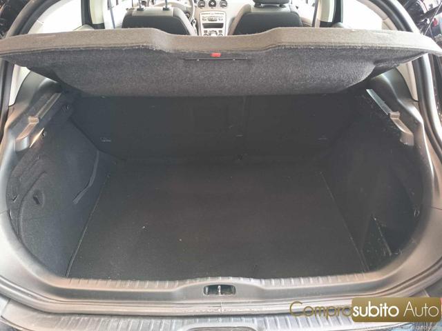 PEUGEOT 308 1.6 HDi 110CV 5p. Féline (6 Marce)