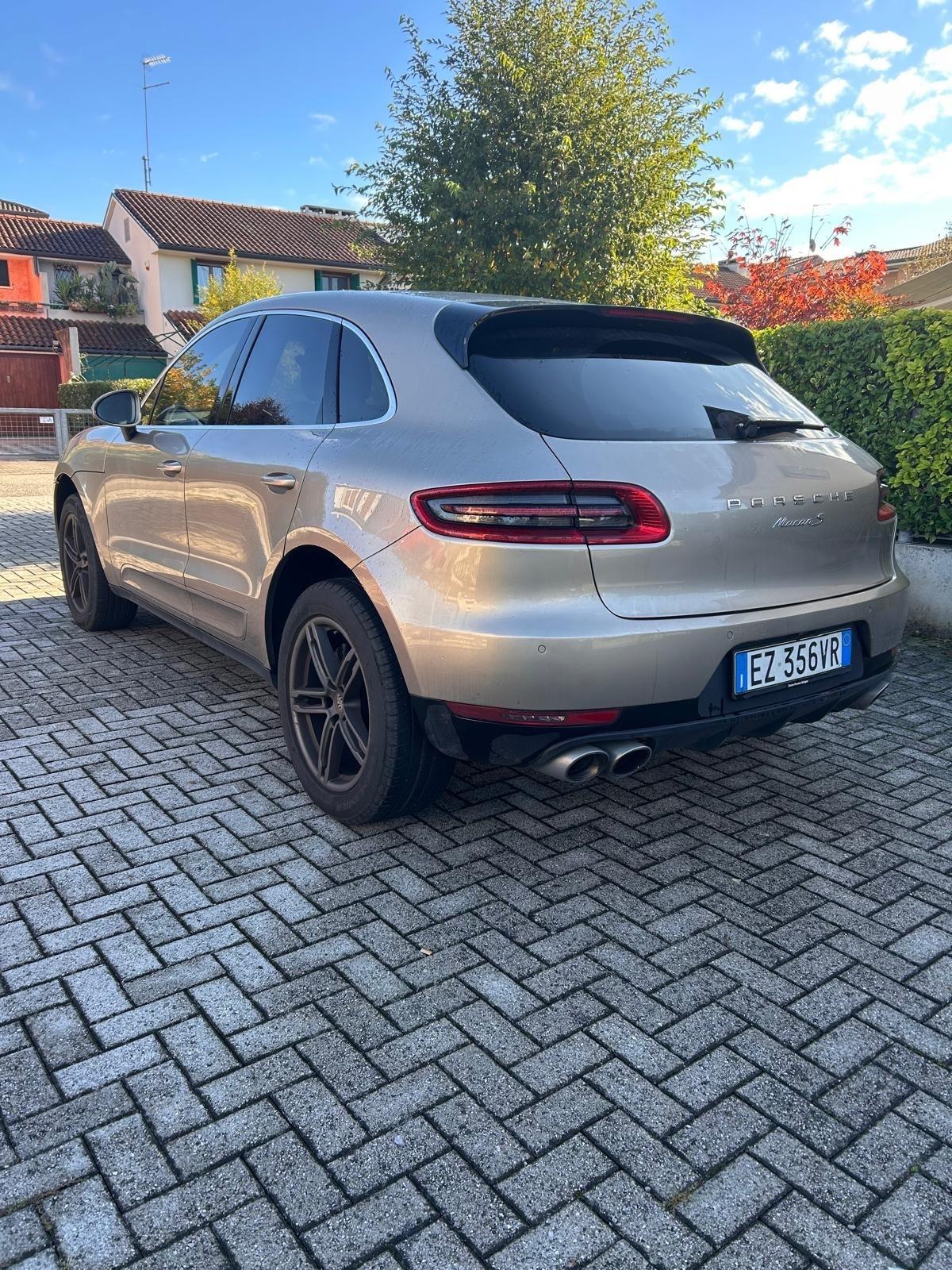 Porsche Macan S
