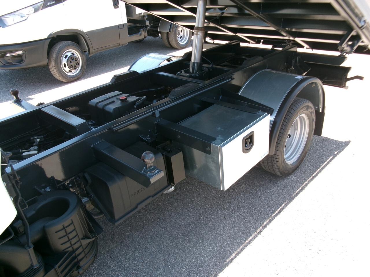 Nissan Cabstar NT400 35-12 2.5 120CV E5 RIBALTABILE TRILAT 134000 KM TAGLIANDATO