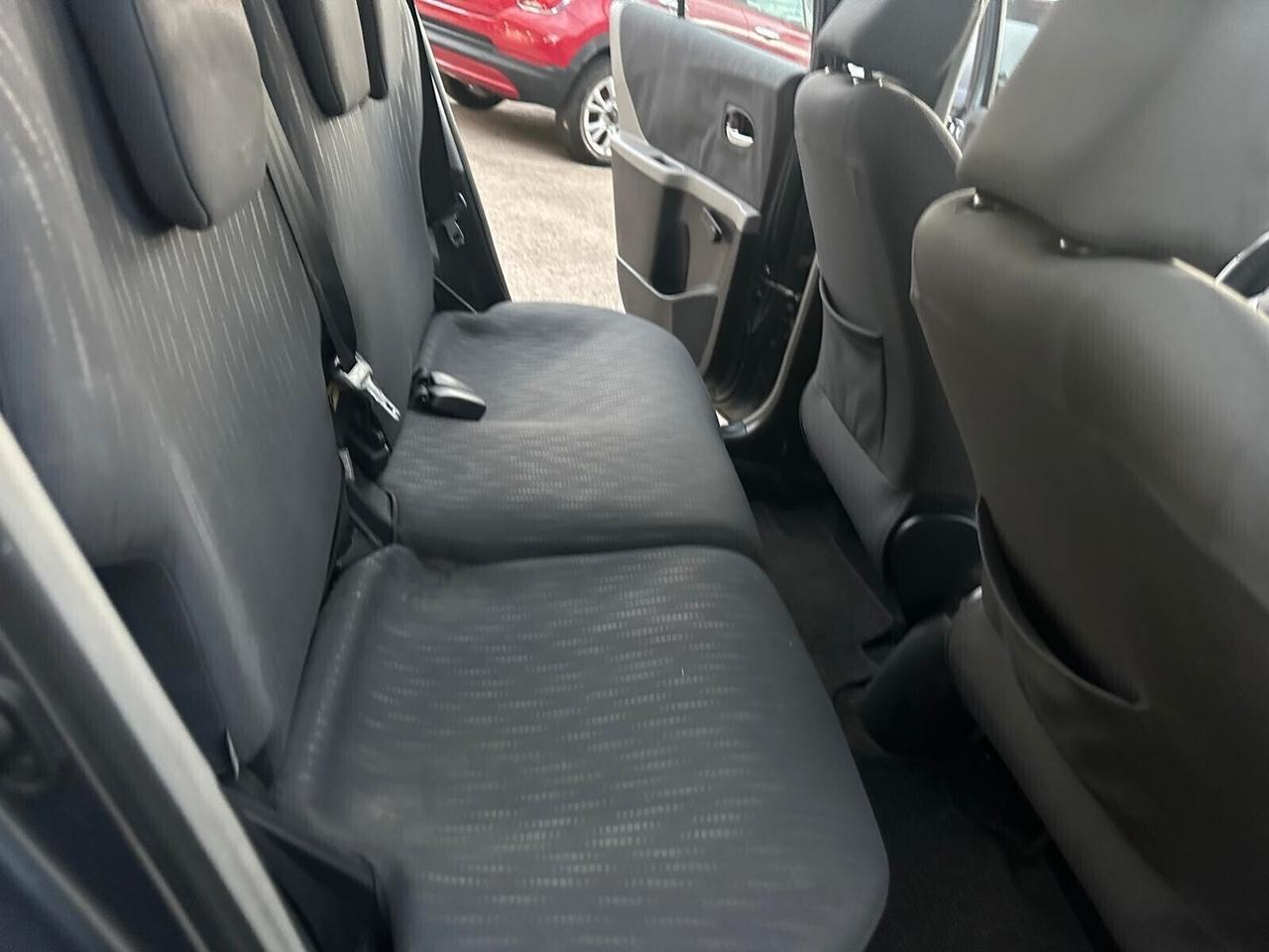 Toyota Yaris 1.3 BENZ 5 porte Sol