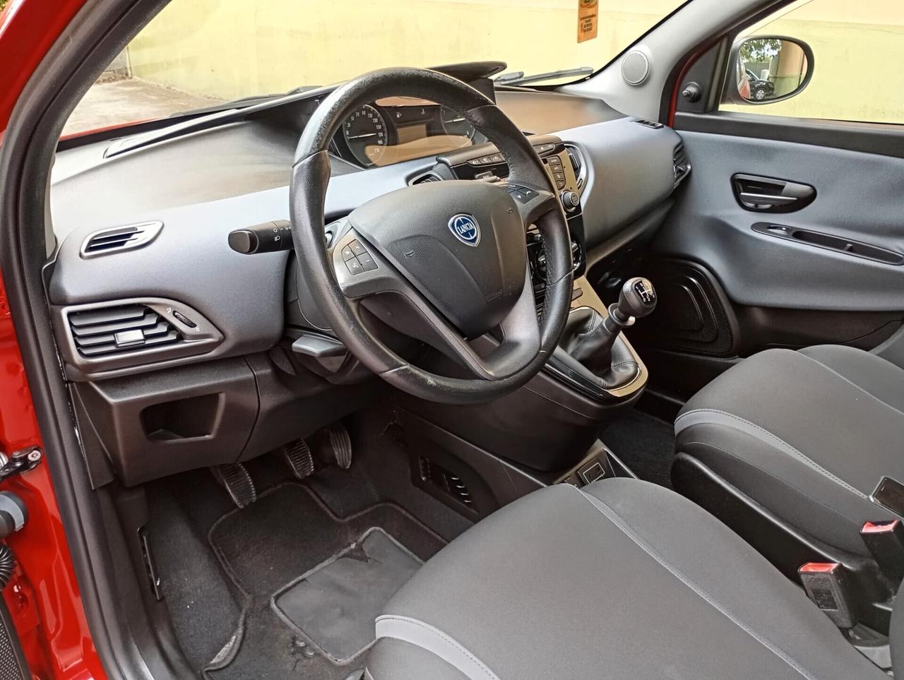 Lancia Ypsilon 1.2 69 CV GPL Ecochic Gold