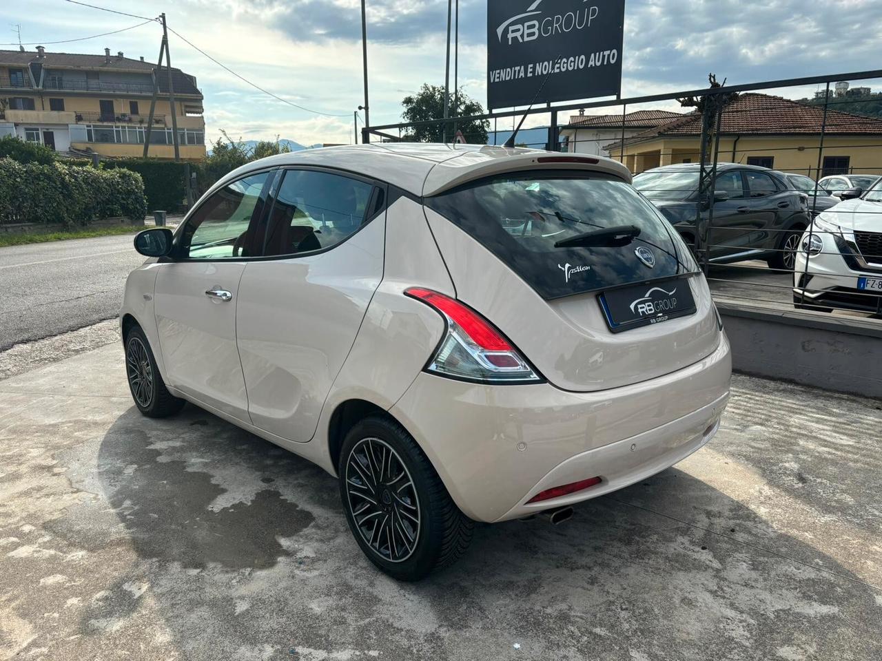 Lancia Ypsilon 1.2 69 CV 5 porte Gold