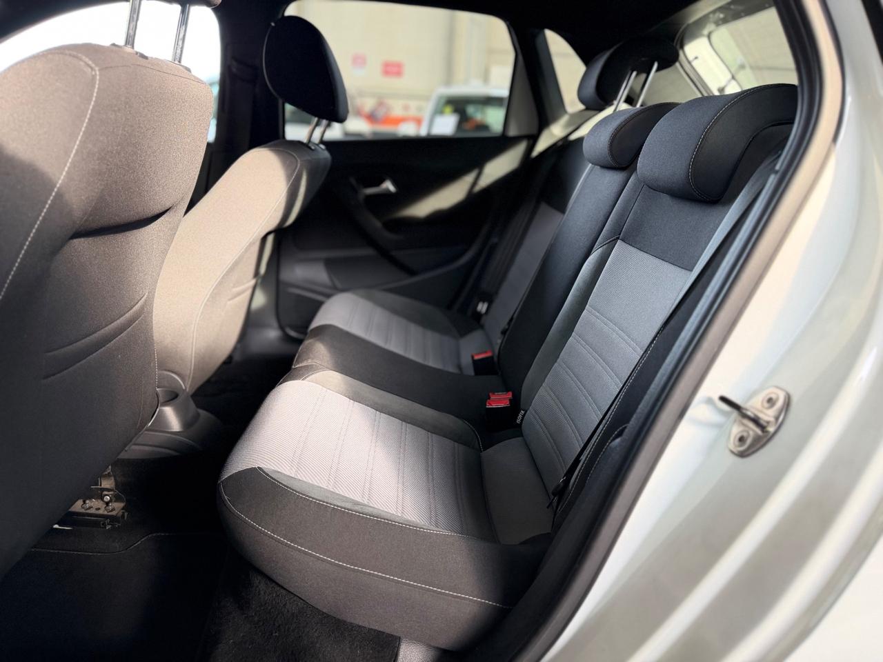 Volkswagen Polo 1.4 TDI 5p. R-LINE NEOPATENTATI