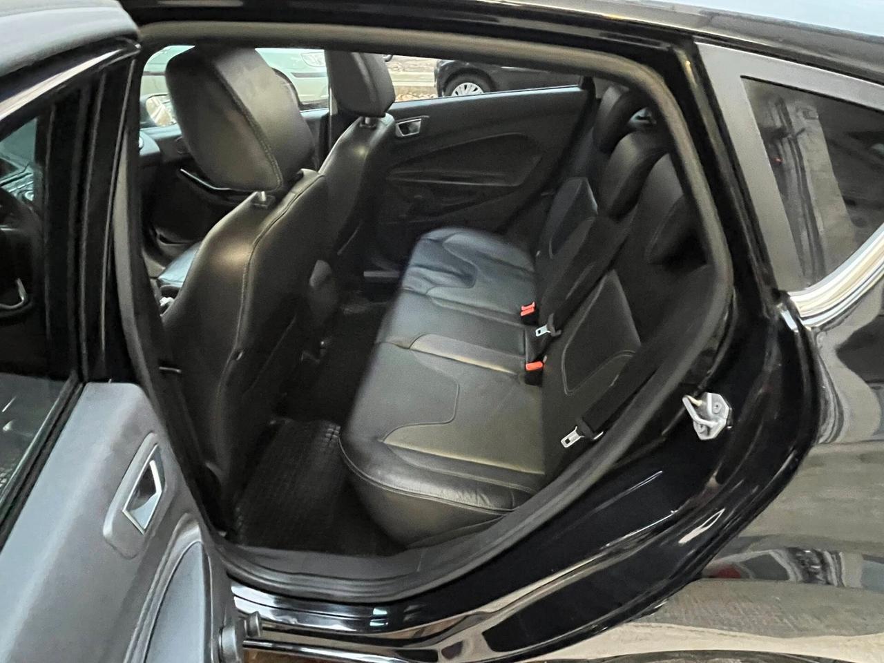 Ford Fiesta 1.5 TDCi 75CV 5 porte Titanium