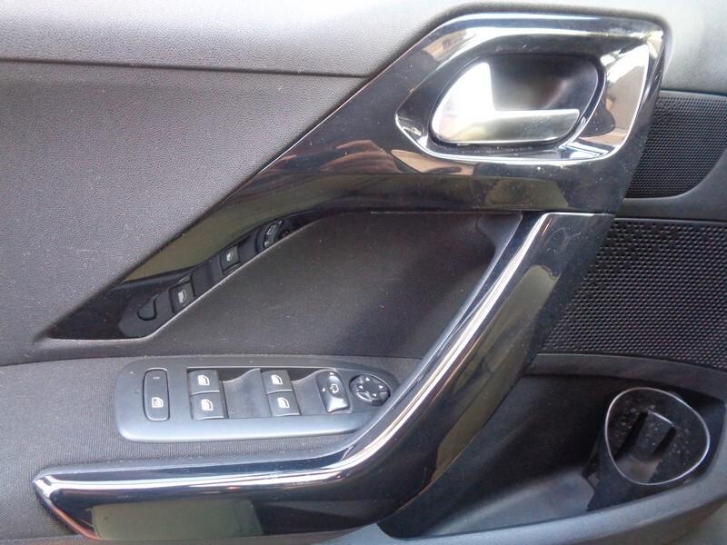 Peugeot 208 PureTech 82 5 porte Allure