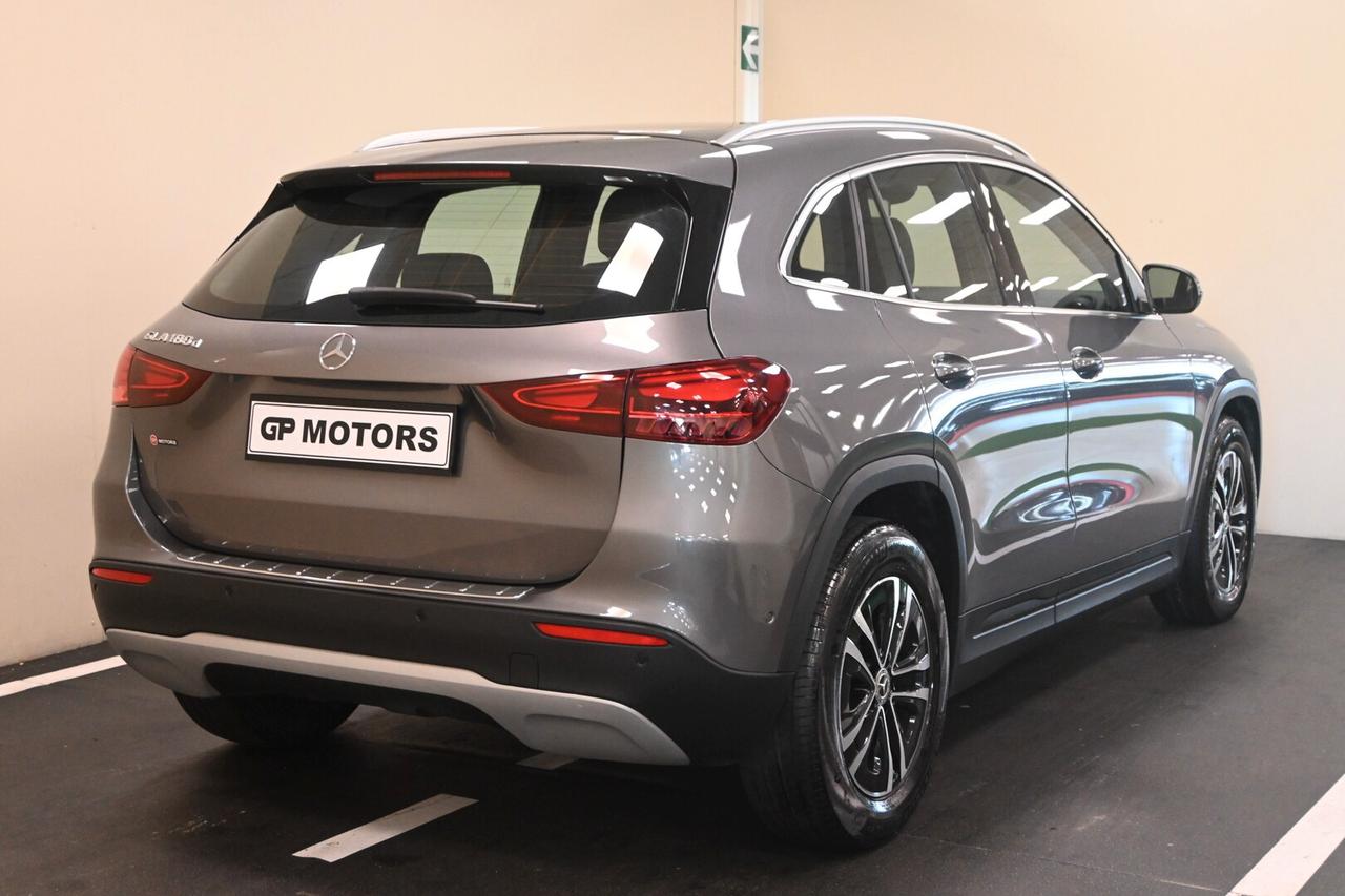 MERCEDES GLA (H247) GLA 180 d Automati...