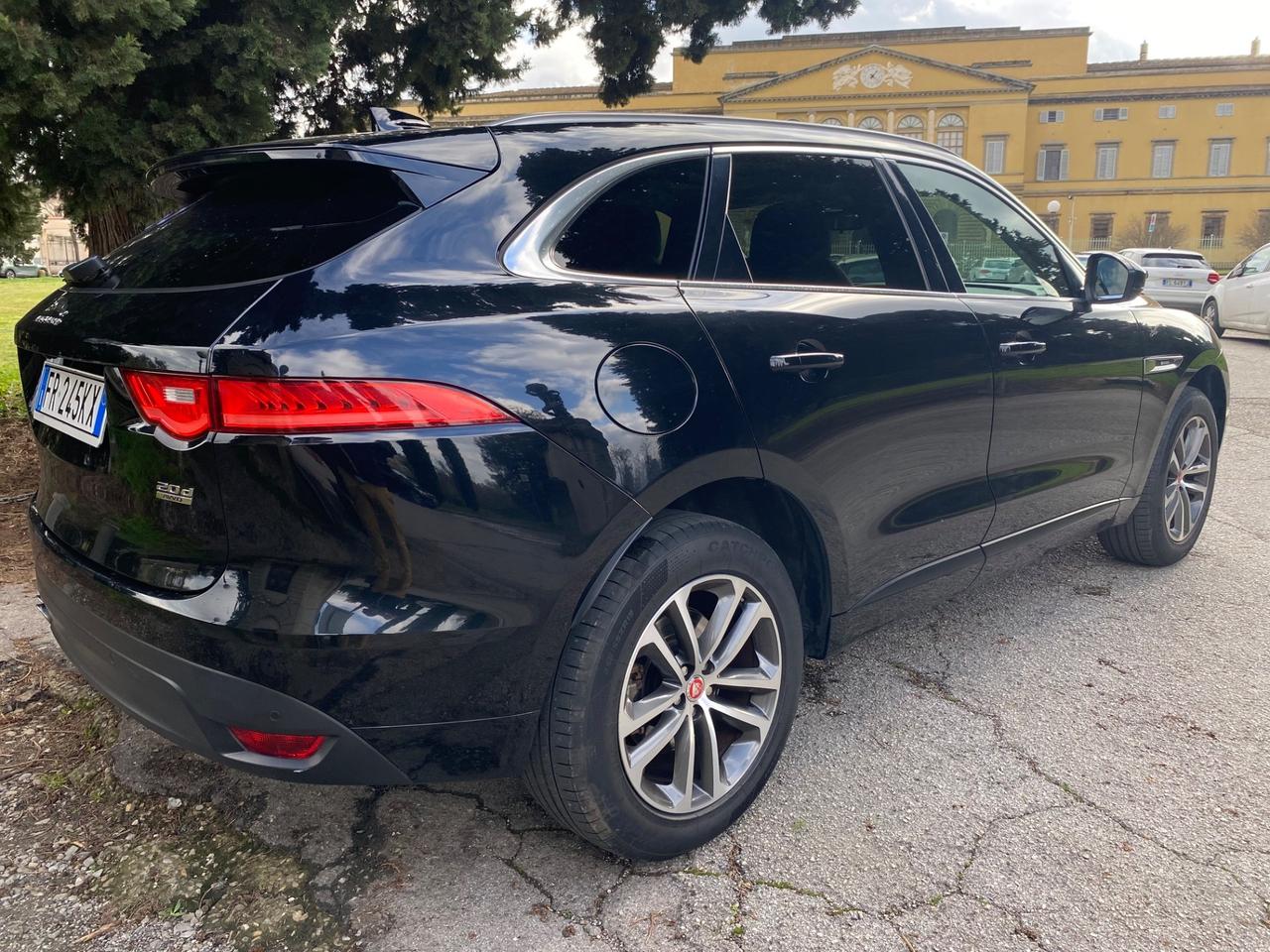 Jaguar F-Pace 2.0 D 180 CV AWD aut. R-Sport TETTO APRIBILE