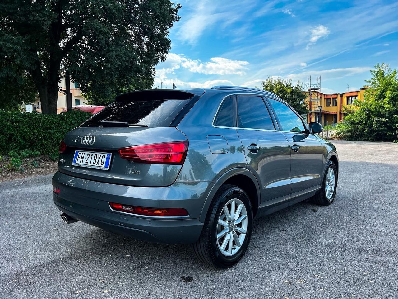 Audi Q3 2.0 TDI 120 CV Sport
