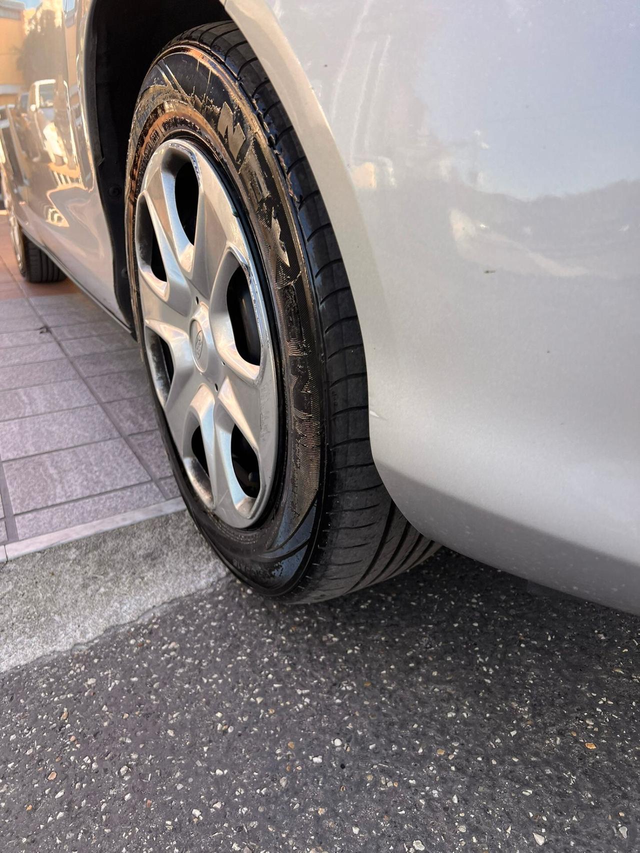 Ford B-Max 1.4 90 CV GPL Business