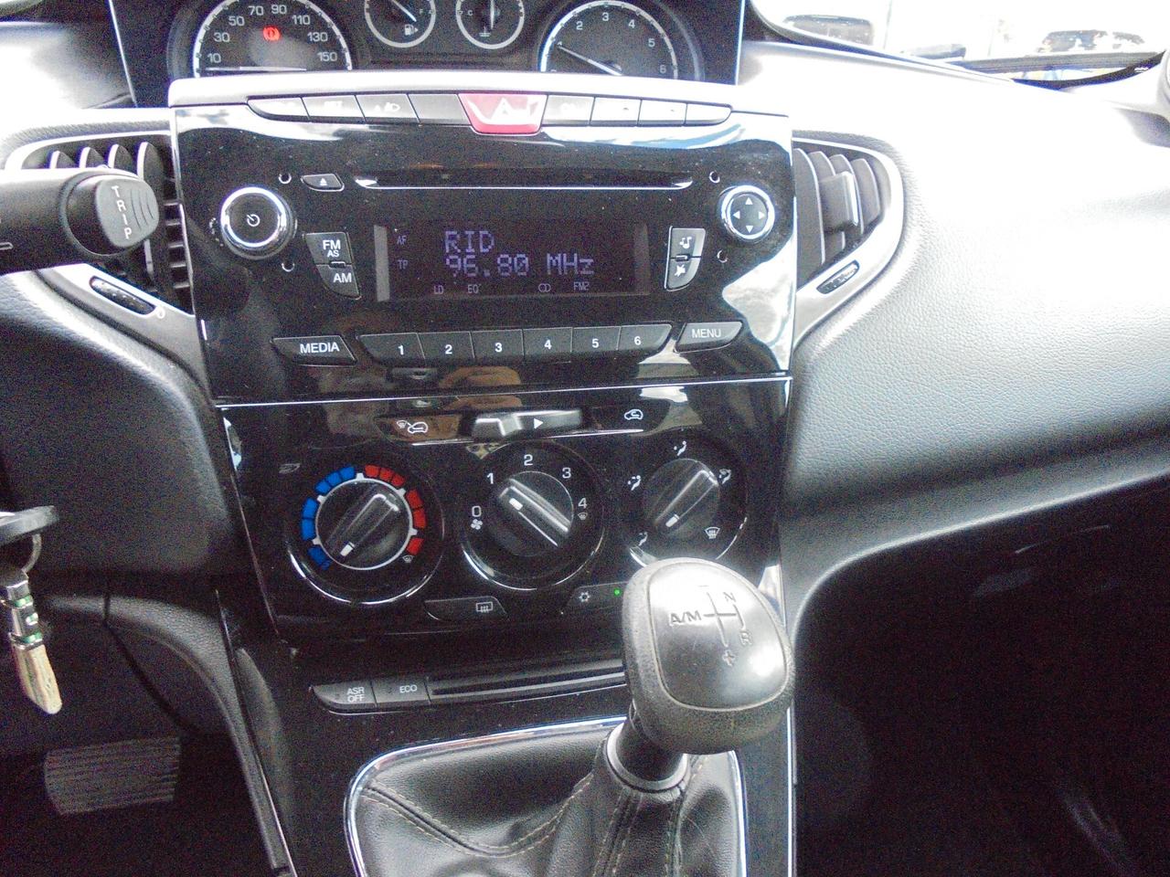 Lancia Ypsilon 0.9 TwinAir 85 CV 5 porte S&S DFN Gold