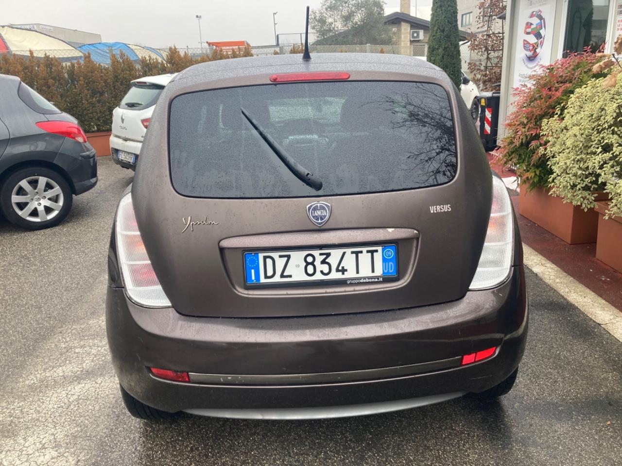 LANCIA YPSILON (EDIZIONE LIMITATA VERSUS)