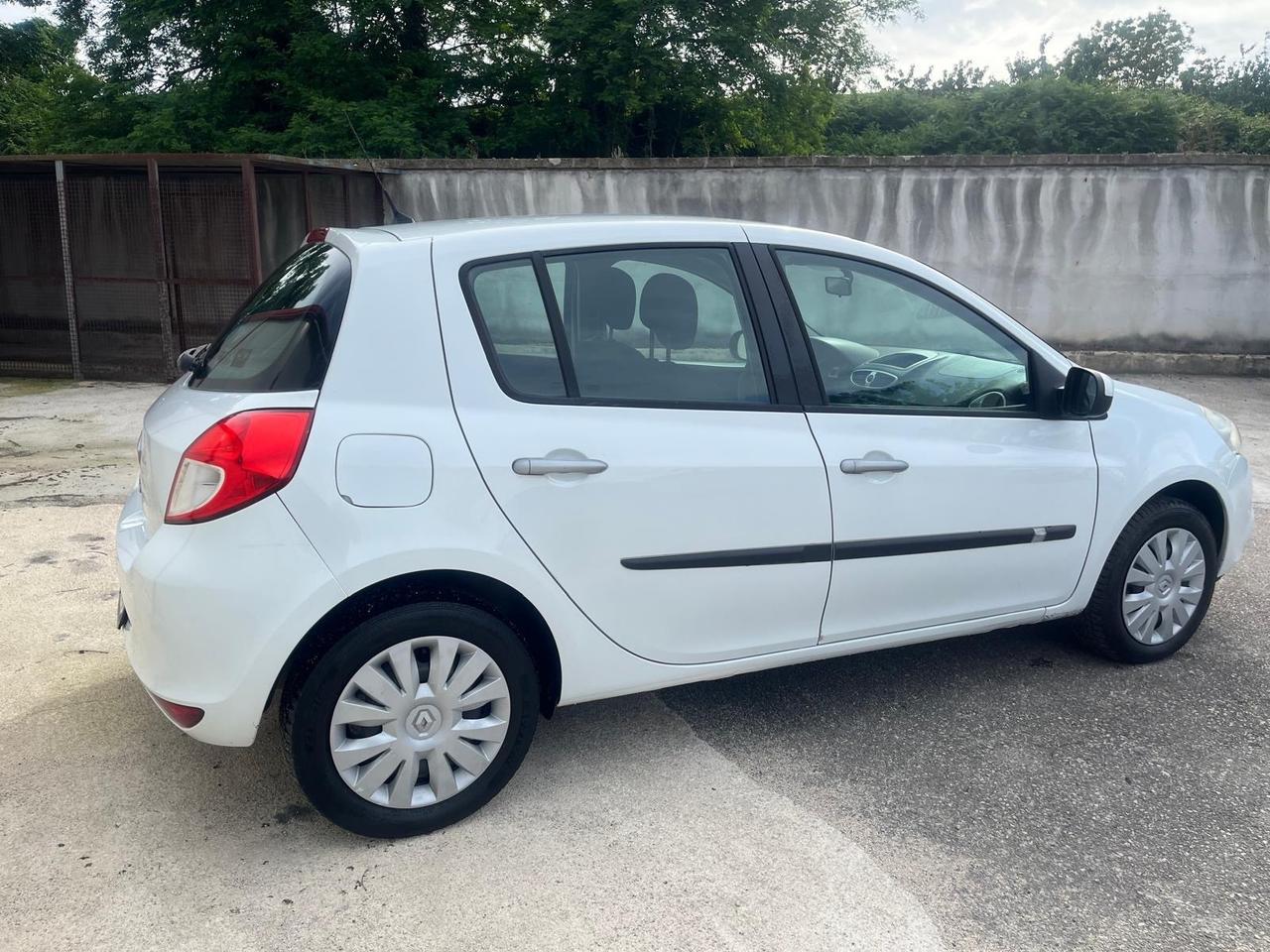 Renault clio 5P-1.2 gpl - km 130000-11/2010
